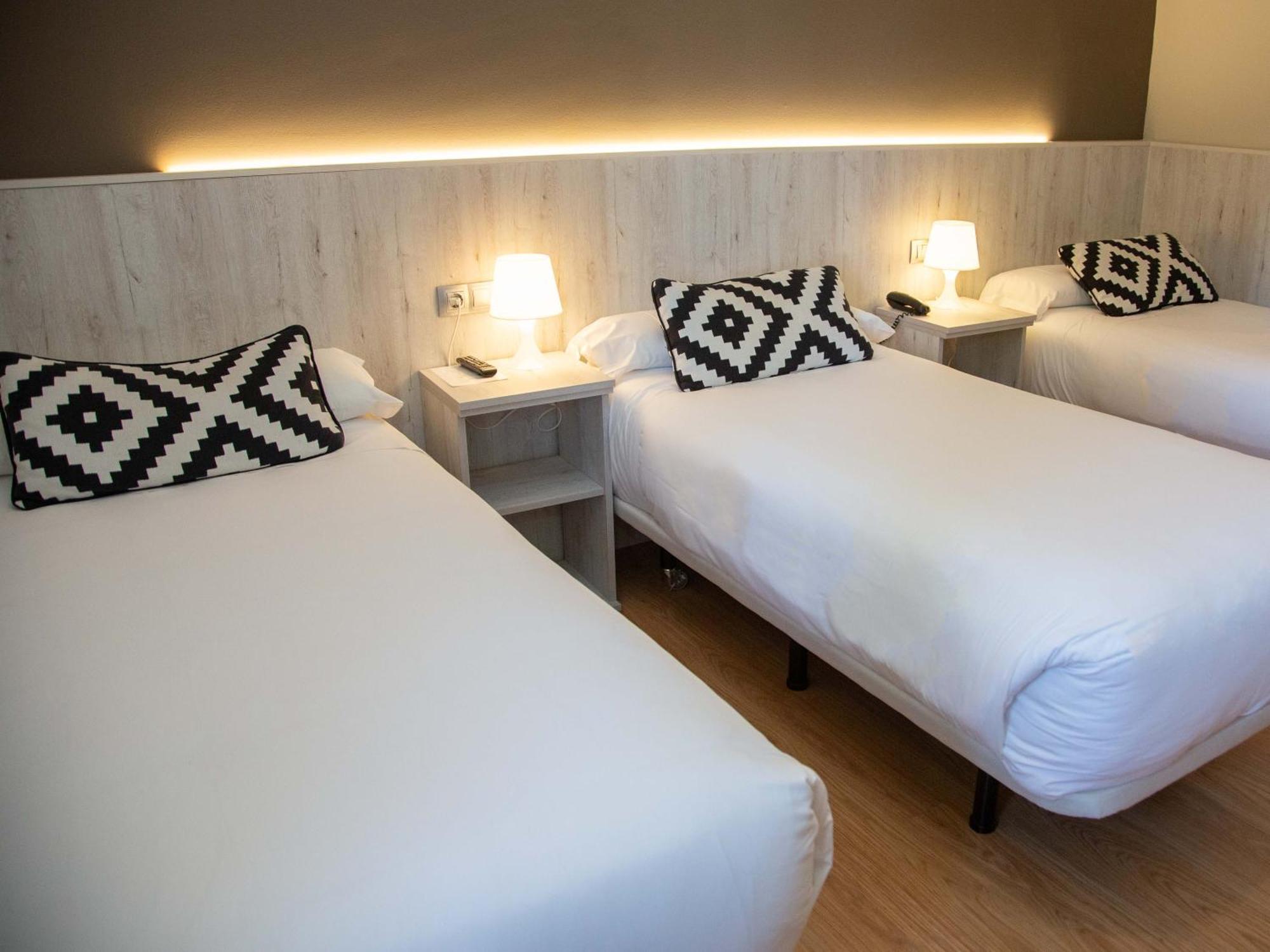 Hotel Restaurante Cadosa Soria Ngoại thất bức ảnh