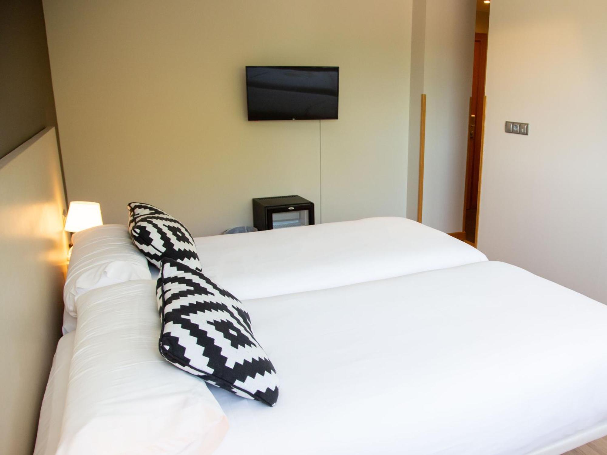 Hotel Restaurante Cadosa Soria Ngoại thất bức ảnh