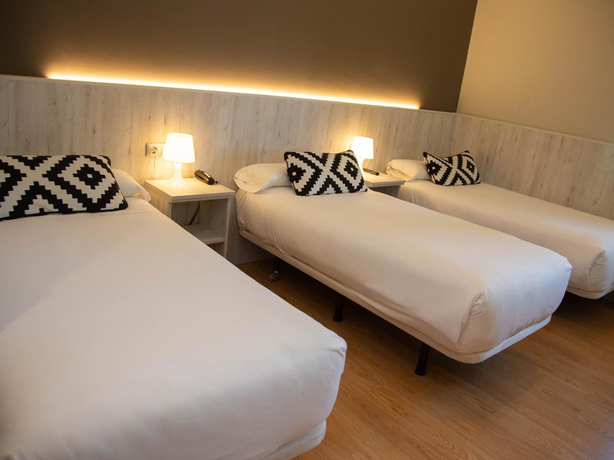 Hotel Restaurante Cadosa Soria Ngoại thất bức ảnh