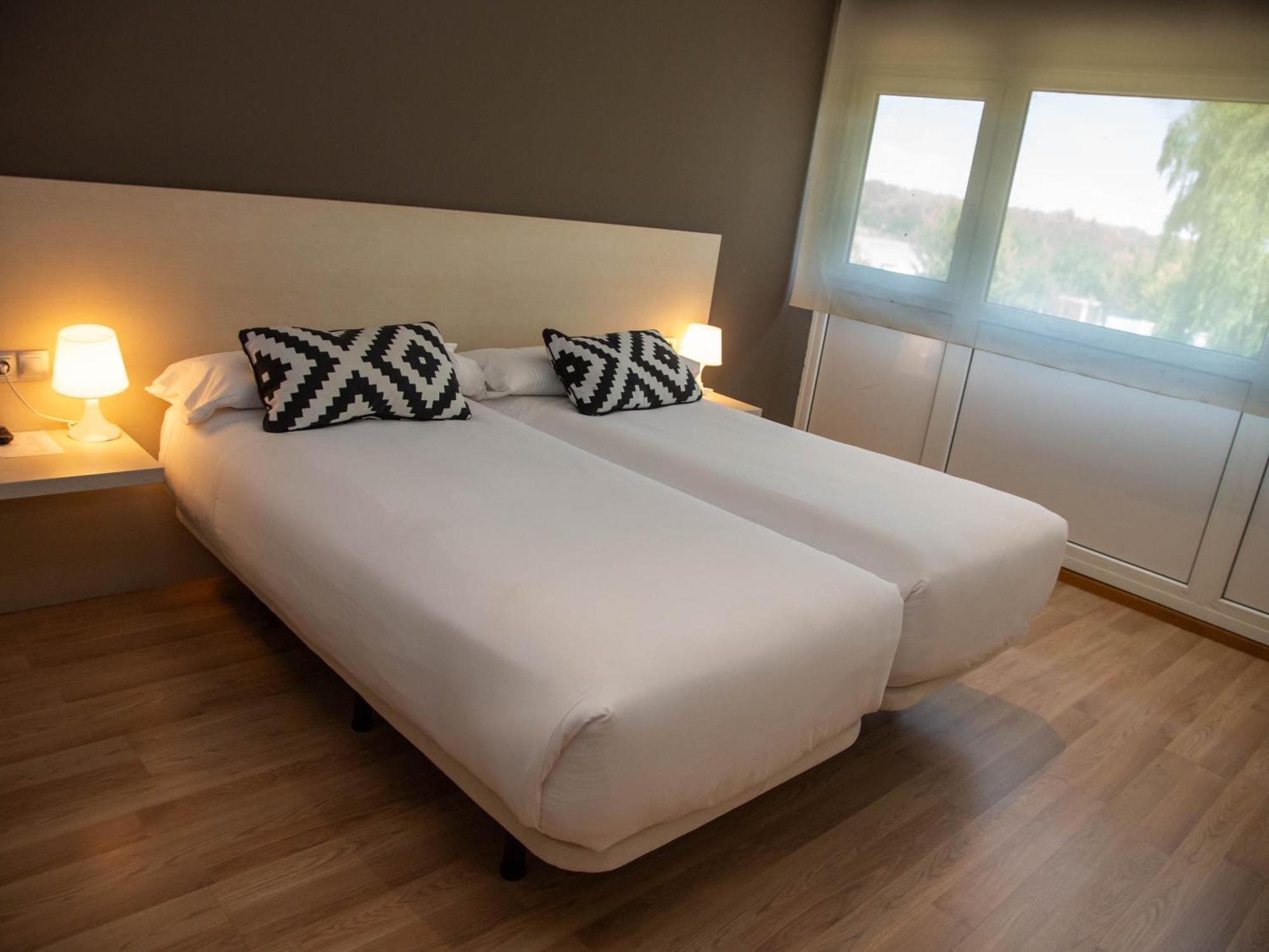 Hotel Restaurante Cadosa Soria Ngoại thất bức ảnh