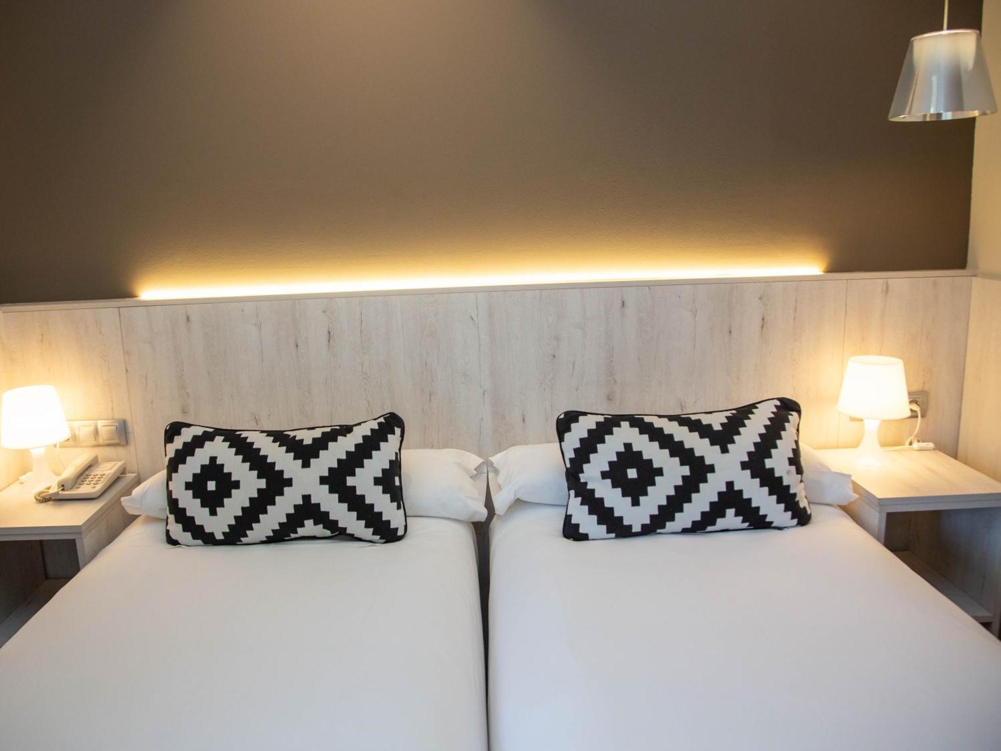 Hotel Restaurante Cadosa Soria Ngoại thất bức ảnh