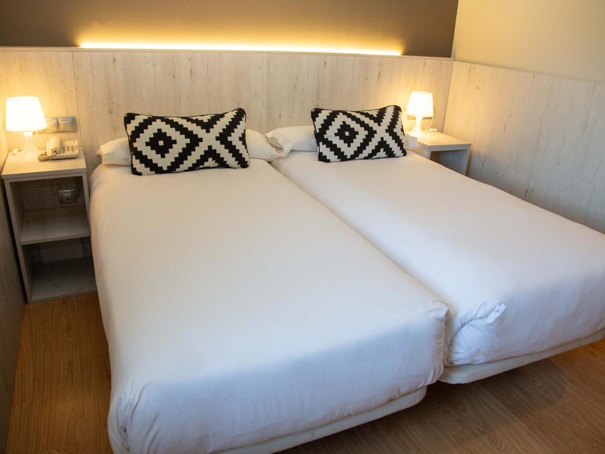Hotel Restaurante Cadosa Soria Ngoại thất bức ảnh