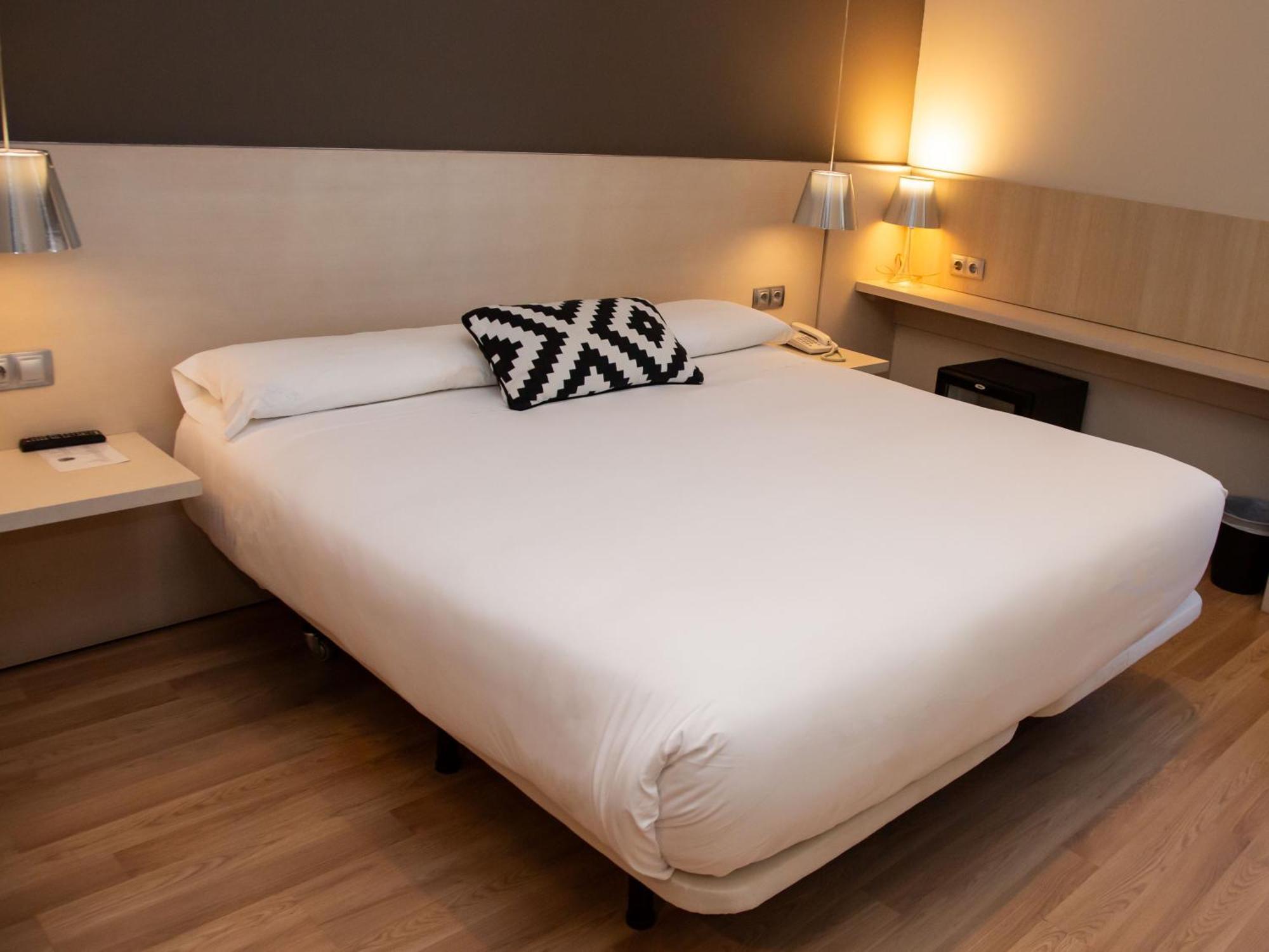 Hotel Restaurante Cadosa Soria Ngoại thất bức ảnh