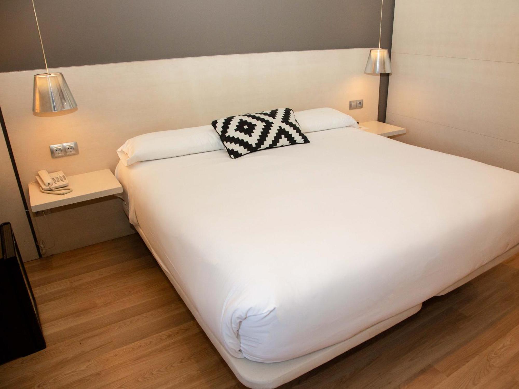Hotel Restaurante Cadosa Soria Ngoại thất bức ảnh