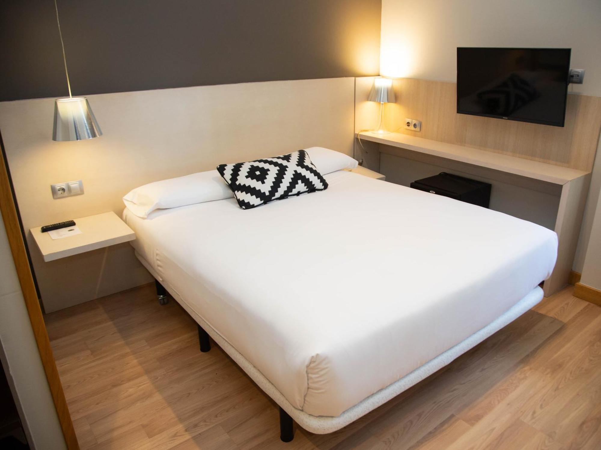 Hotel Restaurante Cadosa Soria Ngoại thất bức ảnh